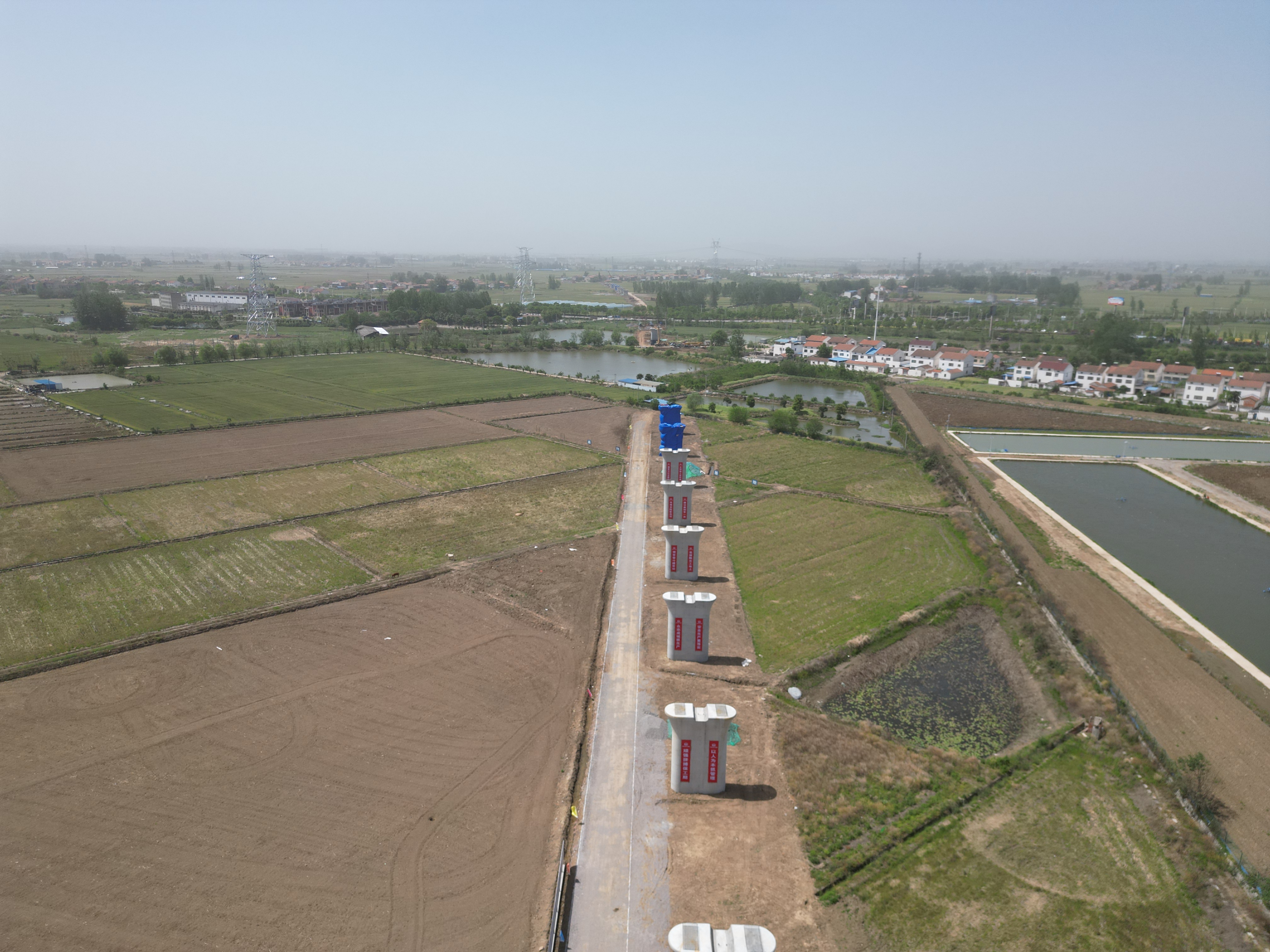 五保一树丨襄荆铁路项目宜城汉江特大桥桩基施工突破千根！全面冲刺！